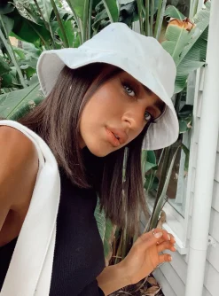 Princess Polly Canvas Bucket Hat  White Clearance