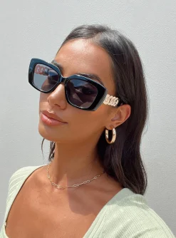 Princess Polly Chalene Sunglasses  Black Discount