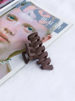 Princess Polly Cinna Hair Clip Chocolate   Brown Store