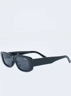 Princess Polly Creeper Sunglasses  Black Fashion