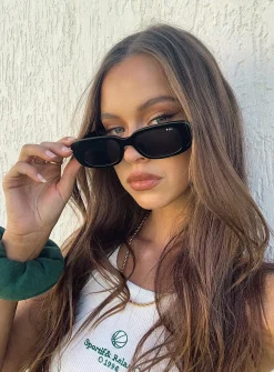 Princess Polly Creeper Sunglasses  Black Fashion