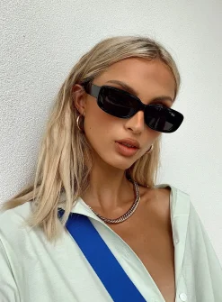 Princess Polly Creeper Sunglasses  Black Fashion