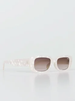 Princess Polly Creeper Sunglasses Pearl White Clearance