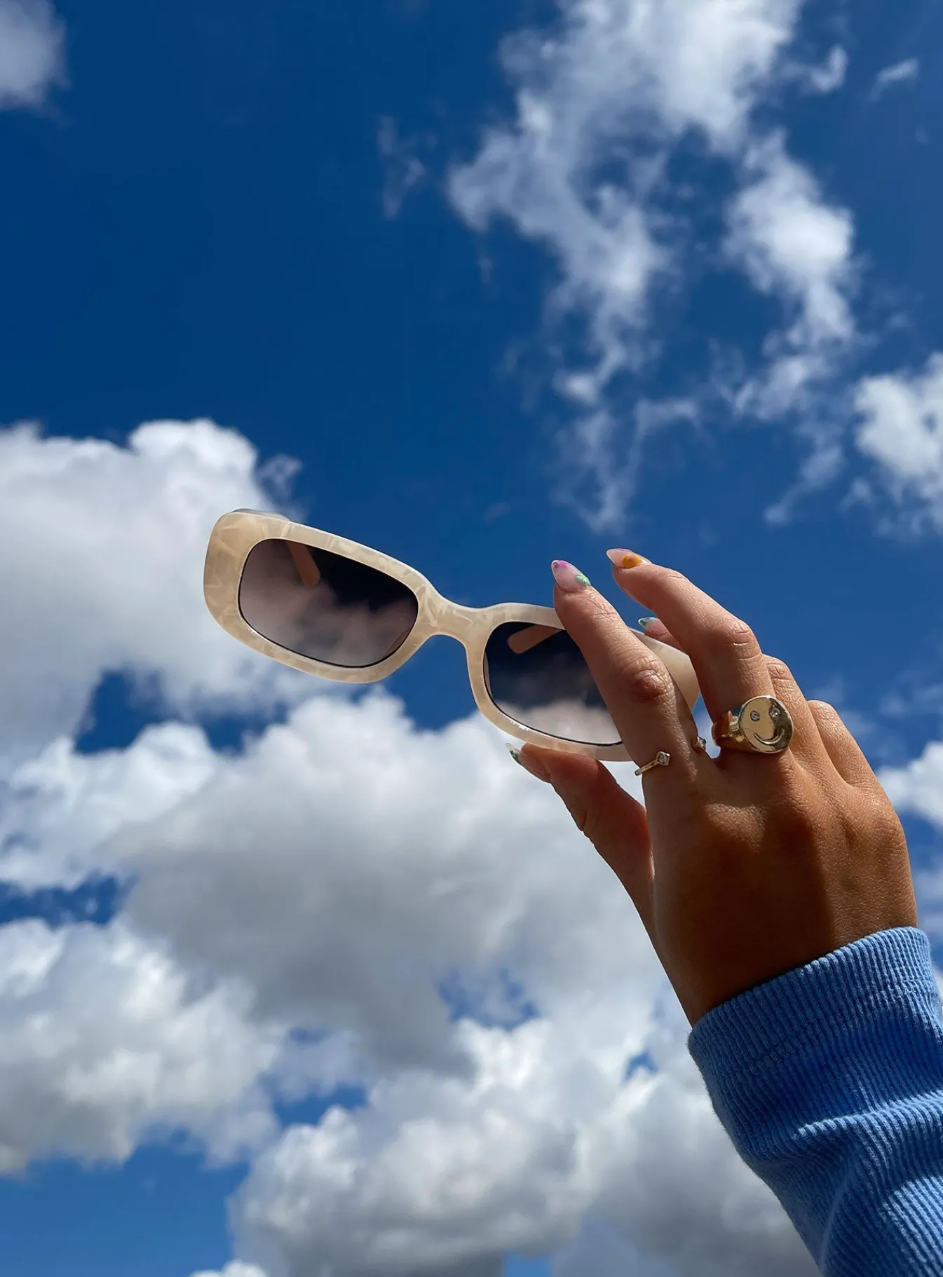 Princess Polly Creeper Sunglasses Pearl White Clearance