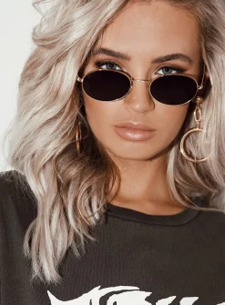 Princess Polly Frankie Oval Sunglasses Black/Gold Fashion