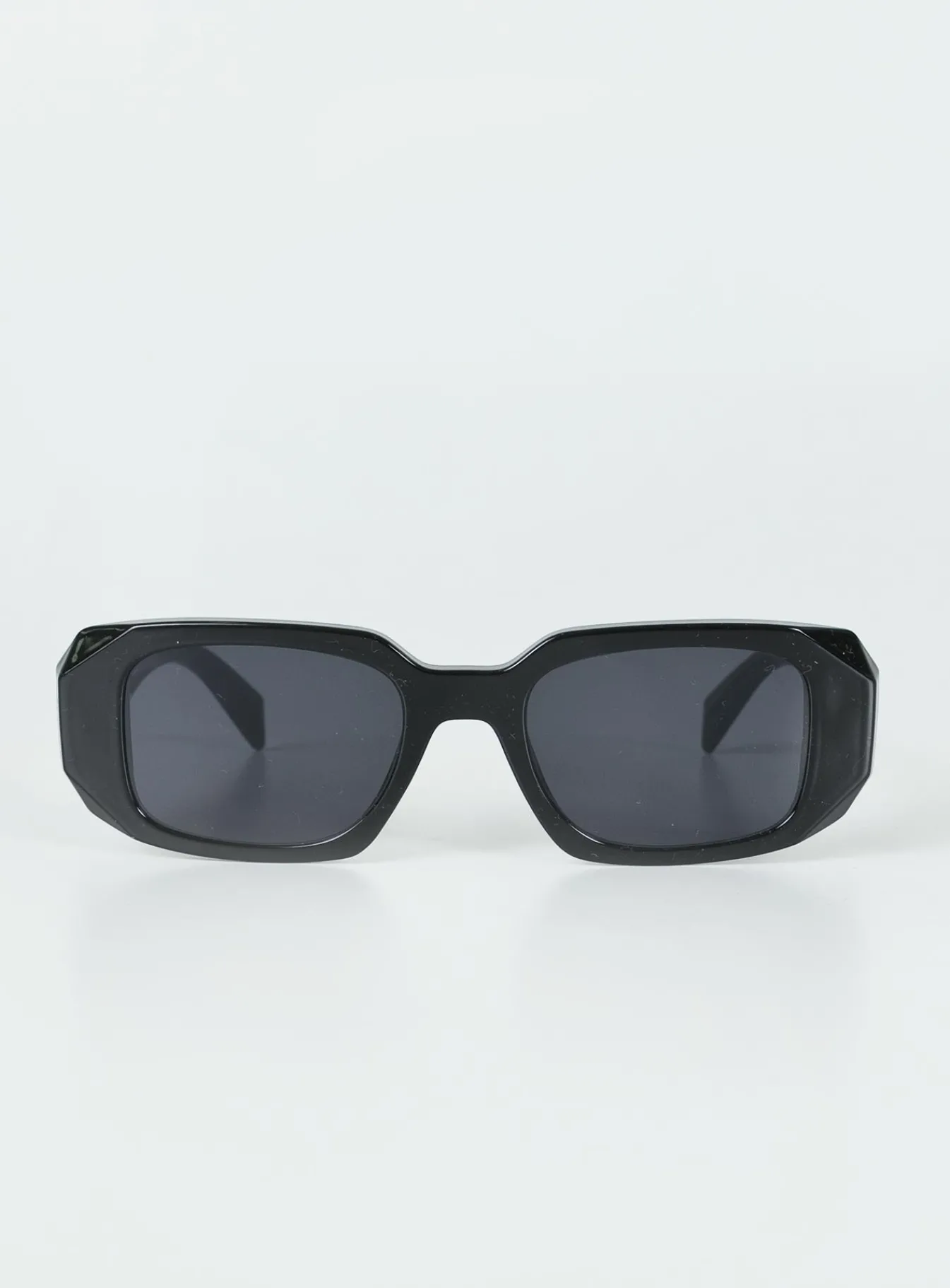 Princess Polly Gabrysia Sunglasses Black Hot