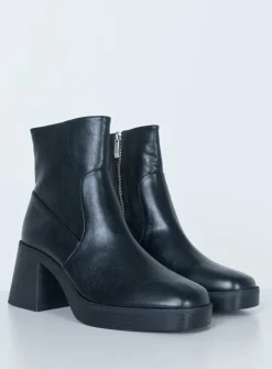 Princess Polly Halo Boots  Black Best