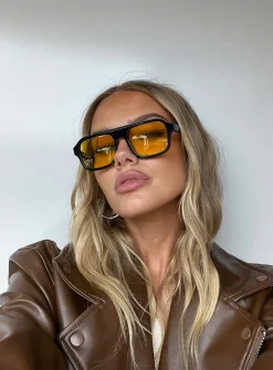 Princess Polly Hetley Sunglasses/ Yellow   Black Hot