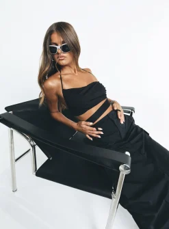 Princess Polly Howerton Top  Black Hot