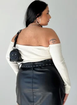 Princess Polly Katandra Off Shoulder Topcurve Ivory Outlet