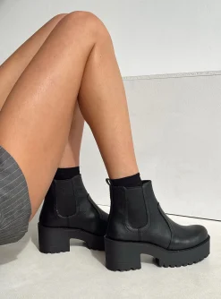 Princess Polly Lipstikeamon Boots   Black Flash Sale