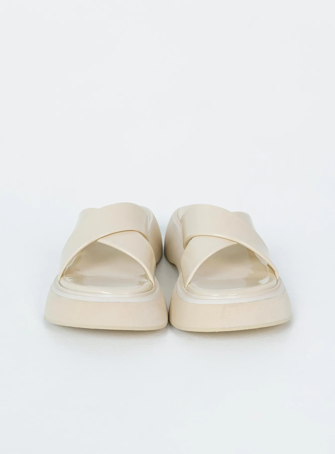 Princess Polly Matrix Flats All Over Cream New