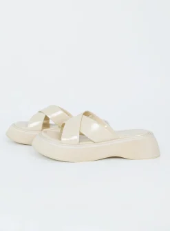 Princess Polly Matrix Flats All Over Cream New