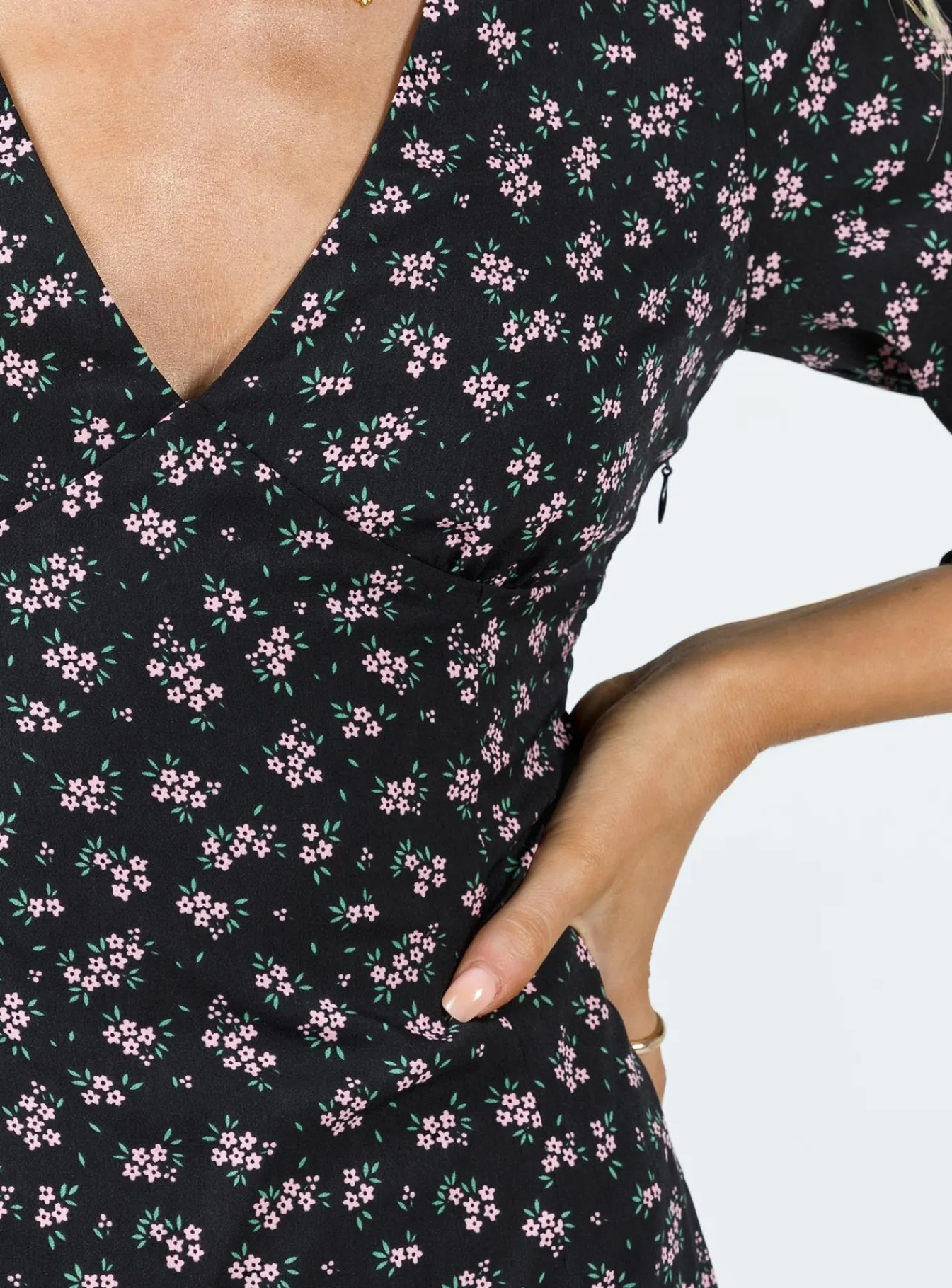 Princess Polly Naturi Long Sleeve Mini Dress/ Floral Black Best