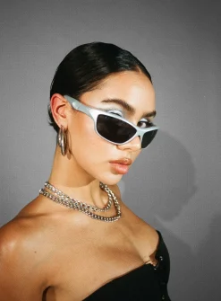 Princess Polly Sanz Sunglasses  Silver / Black Clearance