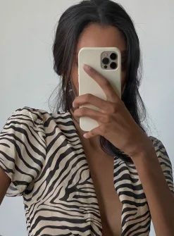 Princess Polly The Classic Iphone Case  Cream Outlet