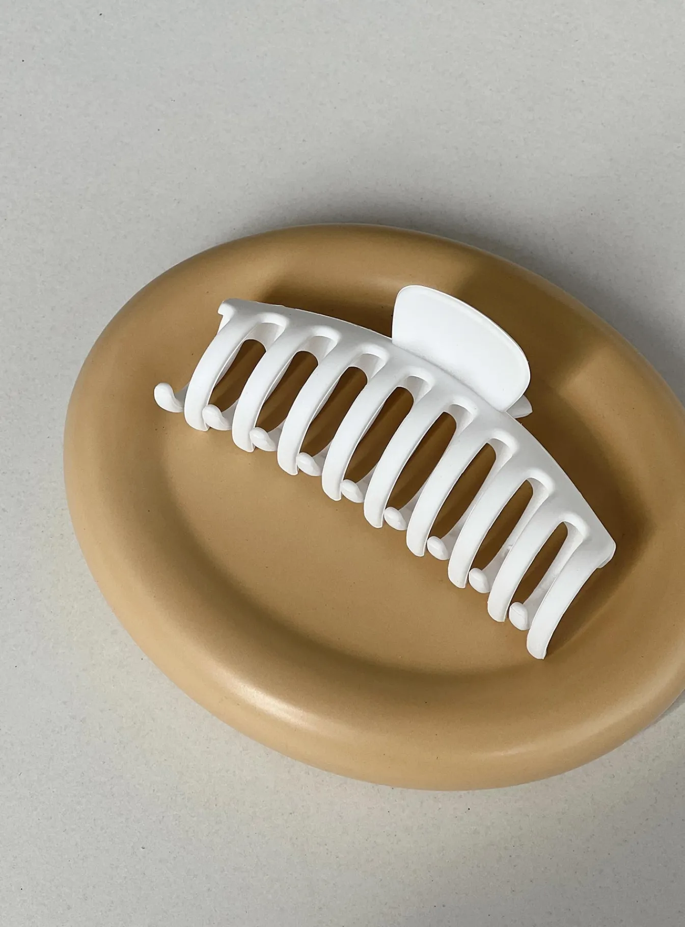 Princess Polly Watch Me Hair Clip White Store