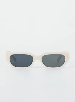 Princess Polly Winnick Sunglasses  Cream Best